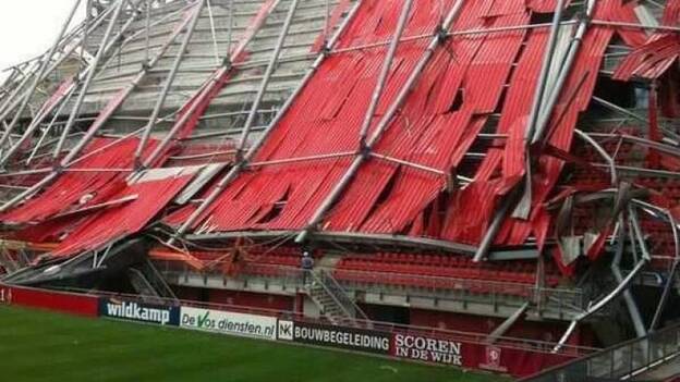 Varias personas sepultadas por un derrumbe en el estadio del Twente holandés