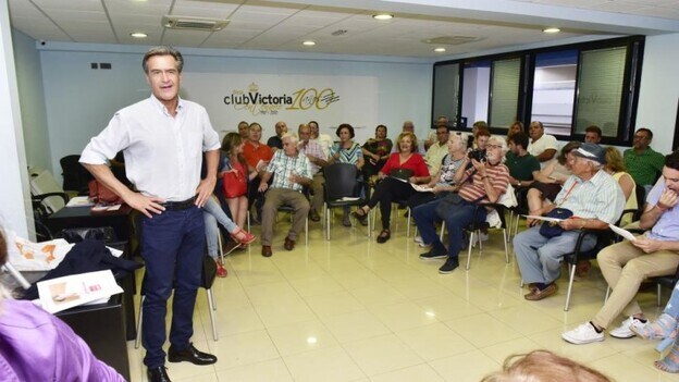 Aguilar quiere acabar con los «clanes» en el PSOE