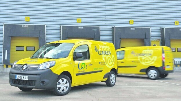 Renault entrega una flota de eléctricos a Correos