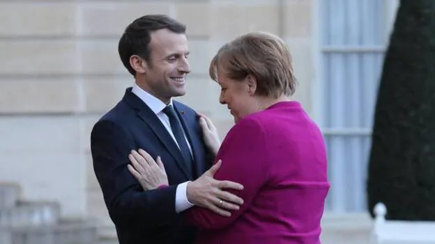 Merkel y Macron abren la puerta a acuerdos migratorios entre países de la UE que "decidan avanzar juntos"
