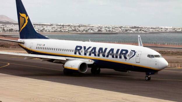 Los pilotos de Ryanair amenazan con ir a la huelga por el cierre de bases