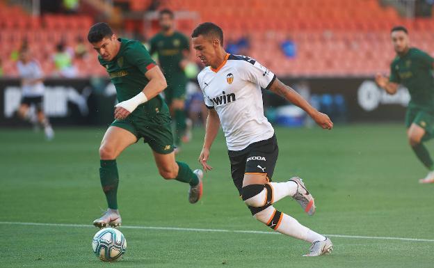 Rodrigo Moreno, en un lance del partido Valencia-Athletic del miércoles. 