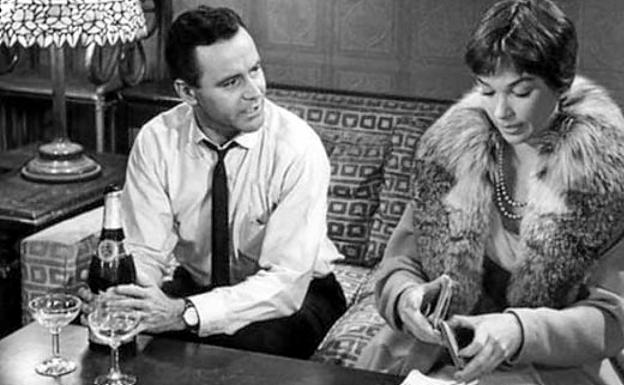 Jack Lemmon y Shirley MacLaine, en 'El Apartamento', de Billy Wilder./