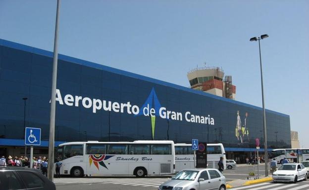 Desvían un vuelo a Málaga ante la negativa de un pasajero a ponerse mascarilla