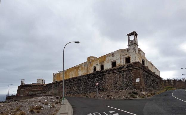 El Ayuntamiento inicia la rehabilitación del Castillo de San Francisco