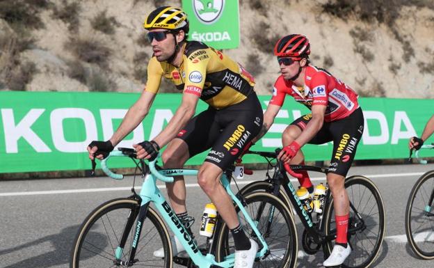 Tom Dumoulin, junto a Primoz Roglic en la Vuelta a España. 