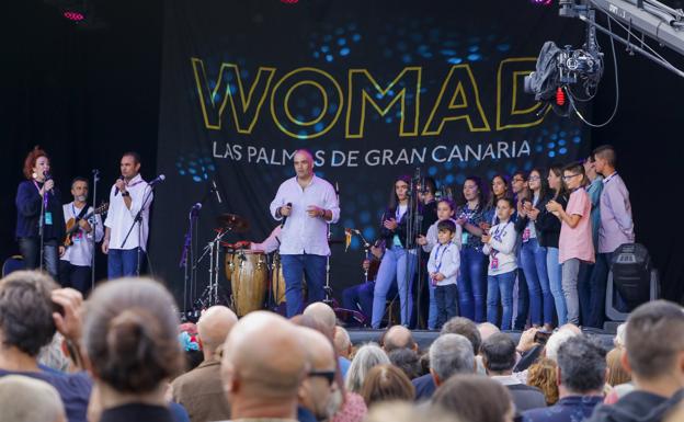 Yeray Rodríguez y sus pequeños verseadores en la edición de 2019. 