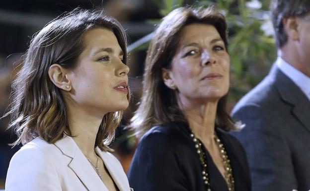 Carlota y Carolina de Mónaco. /VALERY HACHE / AFP