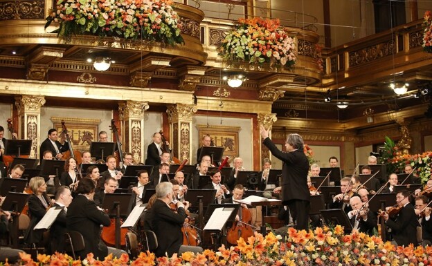 Momento del concierto de Año Nuevo en Viena, dirigido por el italiano Riccardo Muti. /EFE