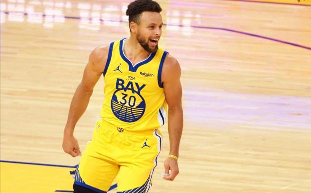 Exhibición histórica de Curry: 62 puntos