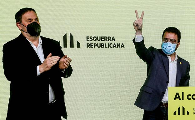 Oriol Junqueras y Pere Aragonès, durante la celebración anoche de los resultados electorales.. /EFE