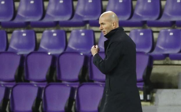 Zidane, durante el partido entre Valladolid y Real Madrid.