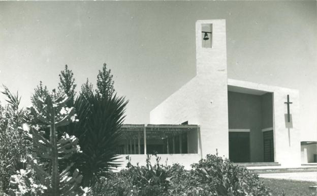 Iglesia de San Fernando. Así era. Fue derribada en 1996. Cedida por Pedro Franco. 