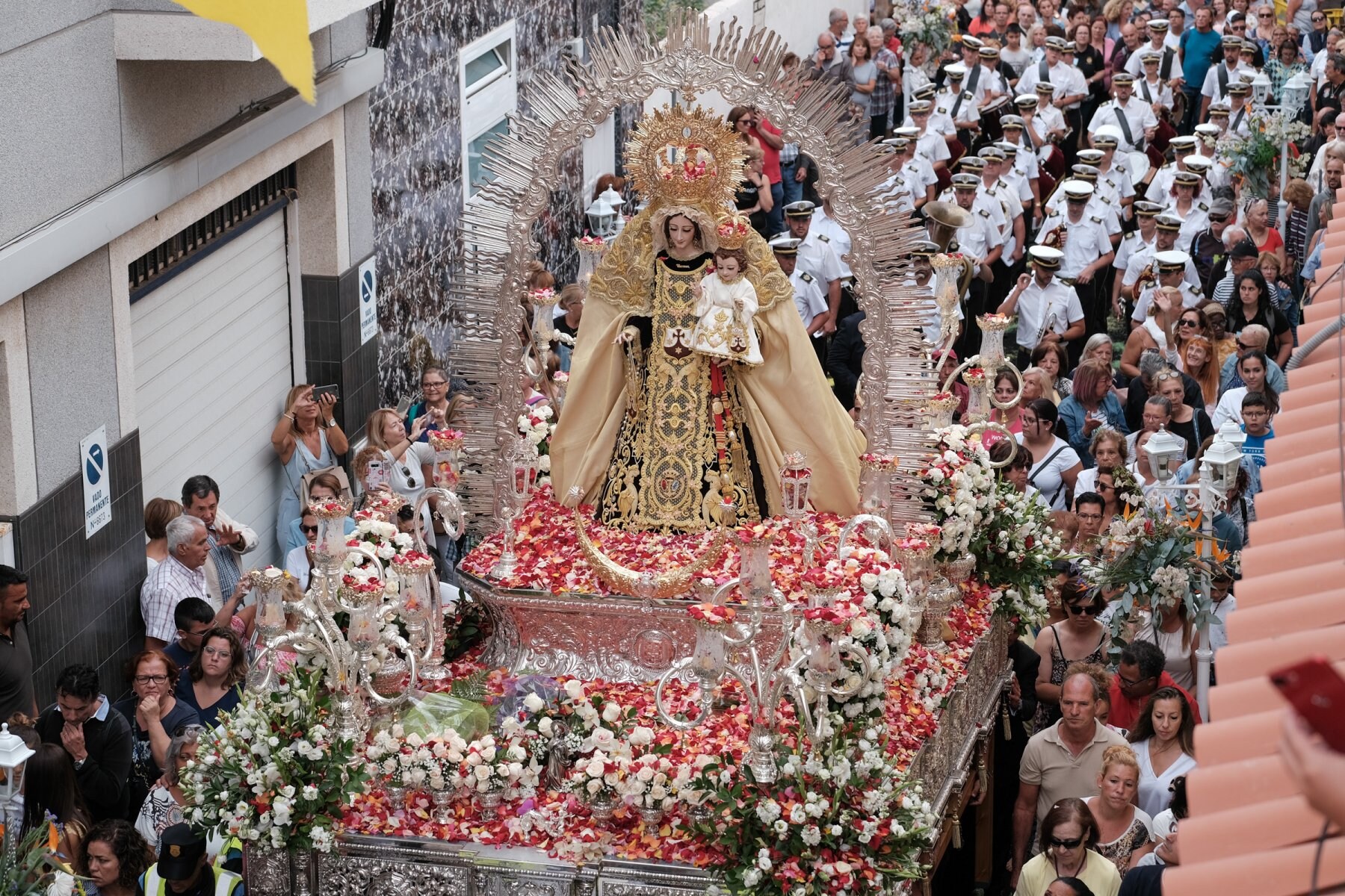 Imagen de archivo de la procesión de la Virgen del Carmen. / COBER