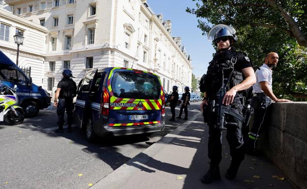 París refierza la seguridad ante el inicio del juicio por los atentados yihadistas.