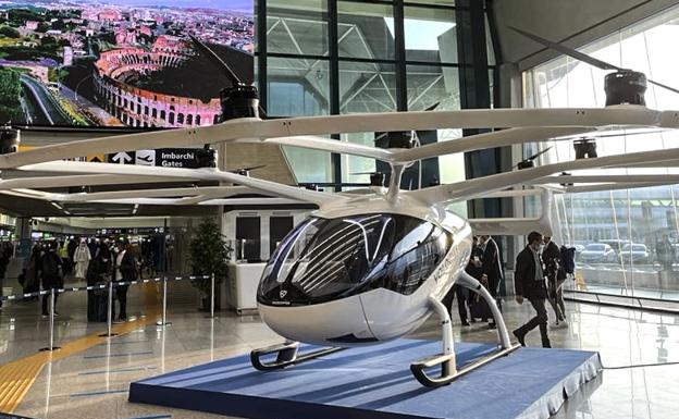 El helicóptero eléctrico llevará un pasajero y permitirá evitar el caótico tráfico de Roma./RC