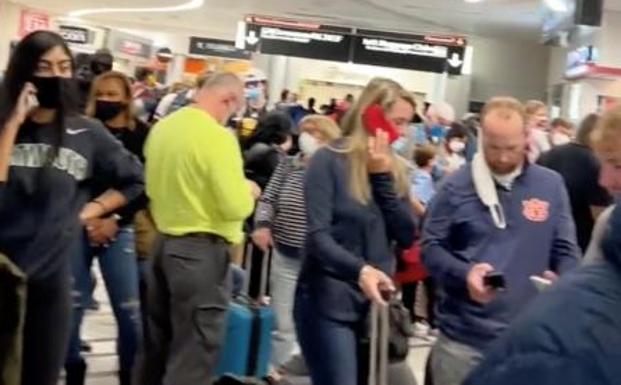 Un disparo accidental paraliza temporalmente el aeropuerto de Atlanta |  Canarias7