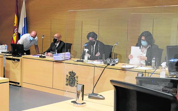 En la imagen, los magistrados de la Sección Primera de la Audiencia Provincial de Las Palmas. / COBER