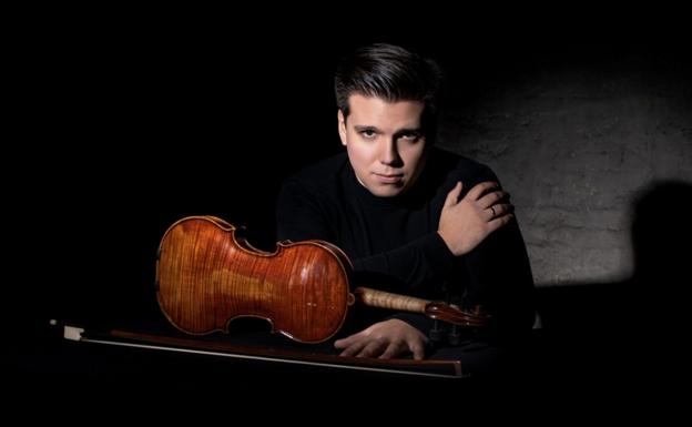 El violinista Sergei Dogadin reemplaza a Sergei Krylov.  / ANASTASIA STEINER