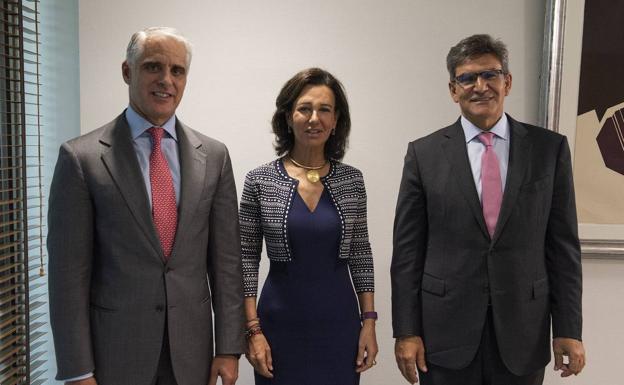 Andrea Orcel, Ana Botín y José Antonio Álvarez, en septiembre de 2018. /R. C.