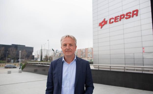 El consejero delegado de Cepsa, Maarten Wetselaar, en la sede de la compañía. 