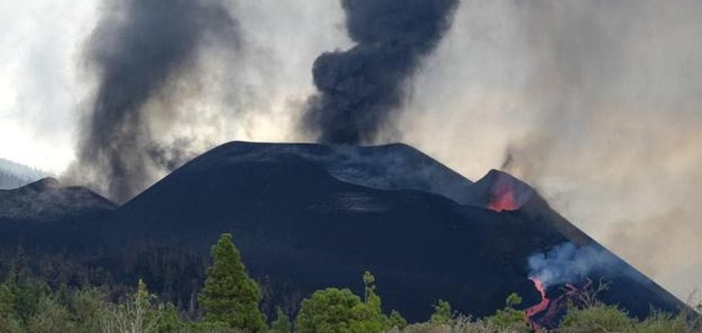 El cono volcánico tiene una altura de 1.120 metros sobre el nivel del mar