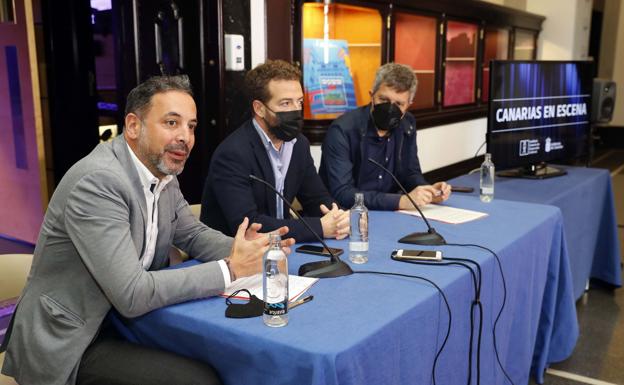 From left to right, Rubén Pérez, Juan Márquez and José Luis Rivero, yesterday, at the Guiniguada Theater in the capital of Gran Canaria.  / EFE