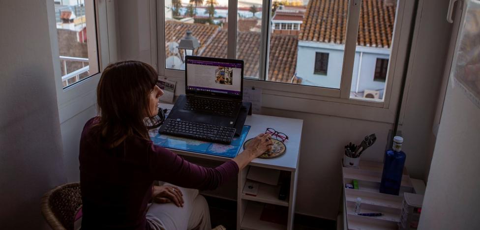 Teleworking stagnates on the islands with the return to normality
