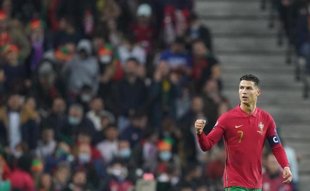 Cristiano Ronaldo celebra el primer gol de Portugal a Macedonia del Norte. 