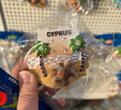 Ahí está el souvenir de Gran Canaria con el nombre de Chipre. /C7