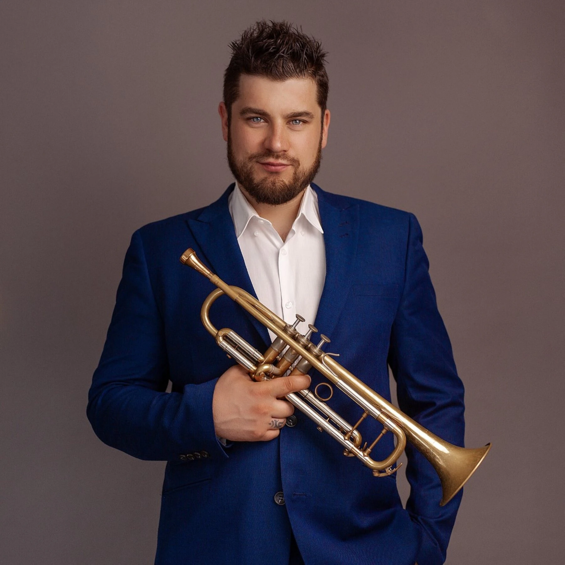 Miron Rafajlovic, trompetista, compositor y multi-instrumentista afincado en España desde 2014. 