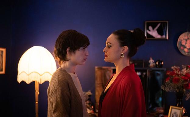 Un momento del rodaje del 'teaser' de 'Tal vez', con las actrices Tania Santana, en la piel de Natalia Sosa, y Marta Viera, como Pinito del Oro. 