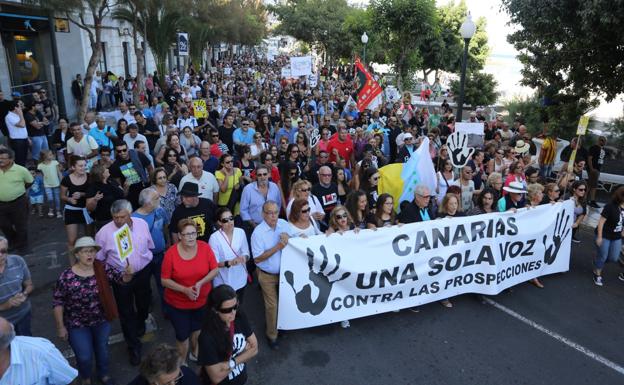 Imagen de una manifestación contra las prospecciones en Lanzarote. 
