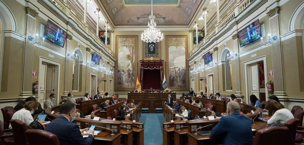 Parliament unanimously approves a report on the new Canarian electoral law