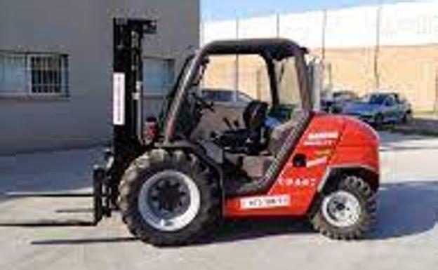 Manitou-type truck similar to the one in the accident. 
