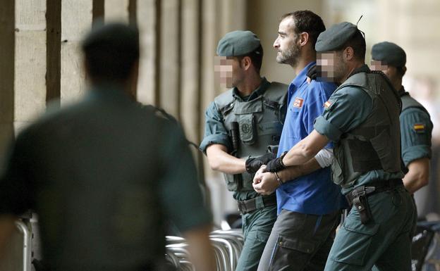 Xabier Atristain Gorosabel, en el momento de su detención por la Guardia Civil.