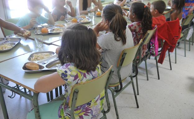 Imagen de archivo de un comedor de un centro escolar de Gran canaria. / JUAN CARLOS ALONSO
