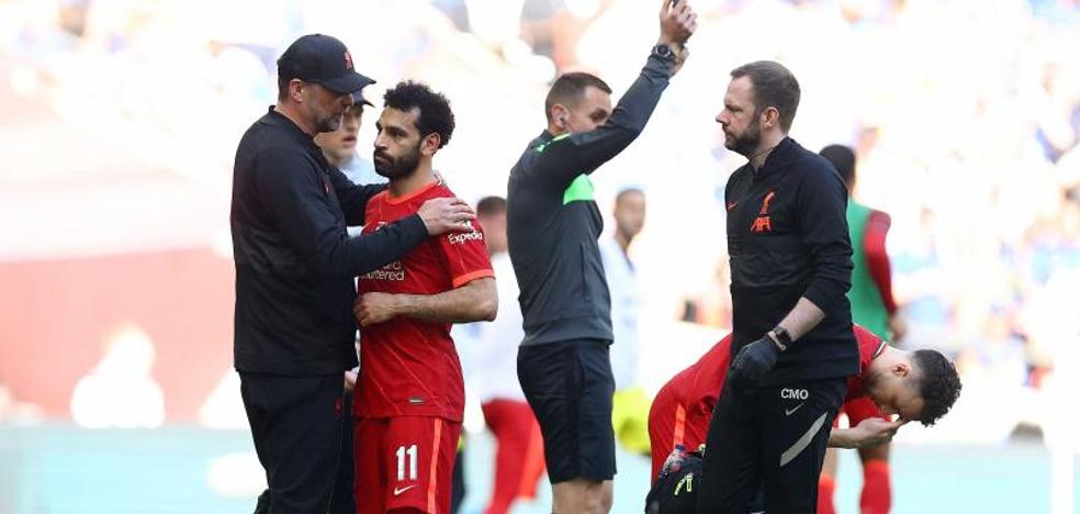 Salah, injured in the FA Cup final, sets off alarms