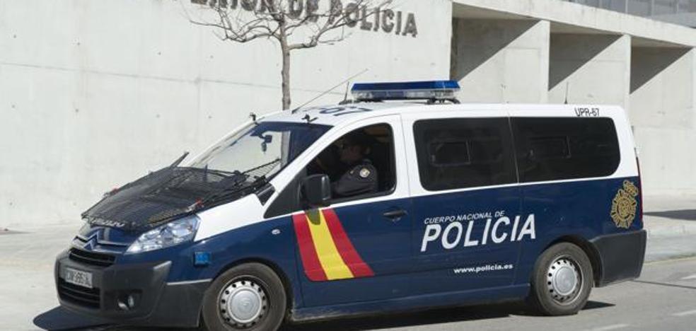 They look for images of traffic in Granada of the car where the rapists were going