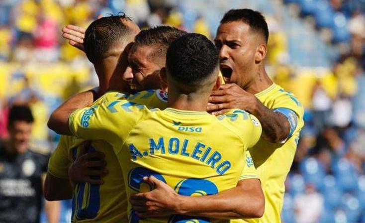 Would you like a confrontation between UD Las Palmas and CD Tenerife for promotion to Primera de Fútbol?