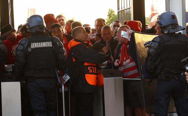Incidentes en los accesos al Stade de France antes de la final de la Champions.