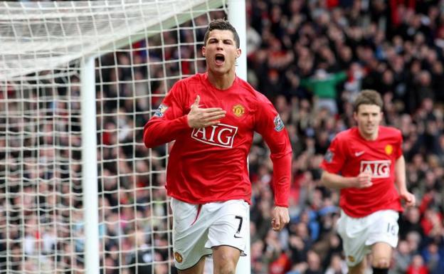 Cristiano Ronaldo celebrates a goal with Manchester United. 