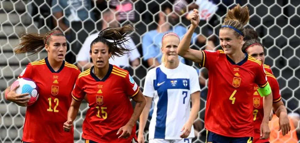 Spain overcomes adversity and makes a good debut