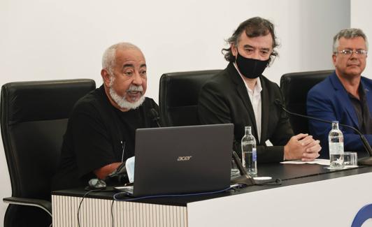 Leonardo Padura, Jin Taira y Germán Santana, en el rectorado de la ULPGC. 