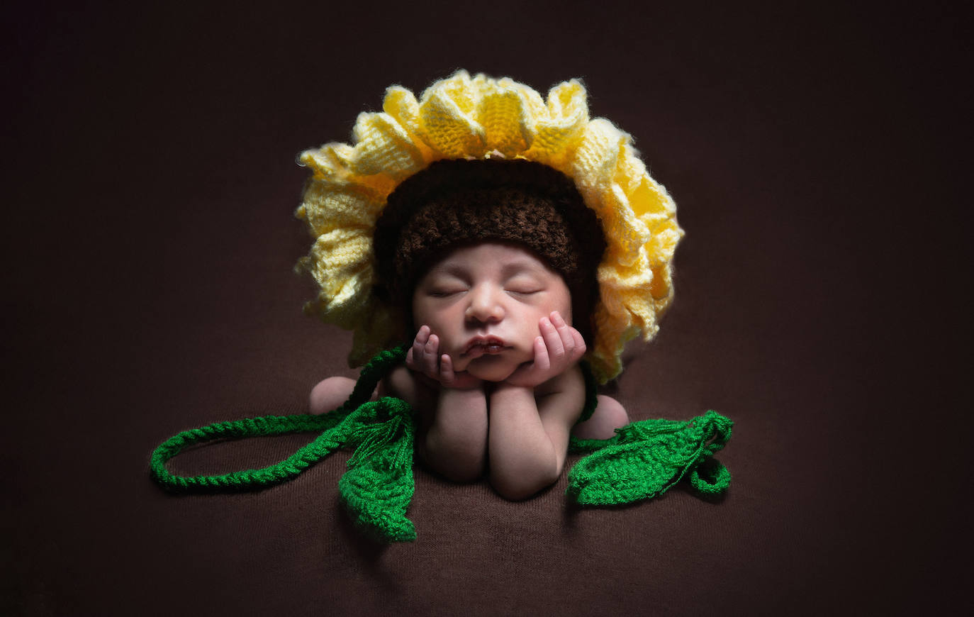 Las fotografías a recién nacidos tienen una formación específica. /jose tándem by natalia medina