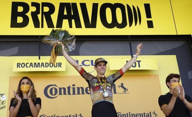 Van Aert gana la crono final del Tour con el campeón segundo