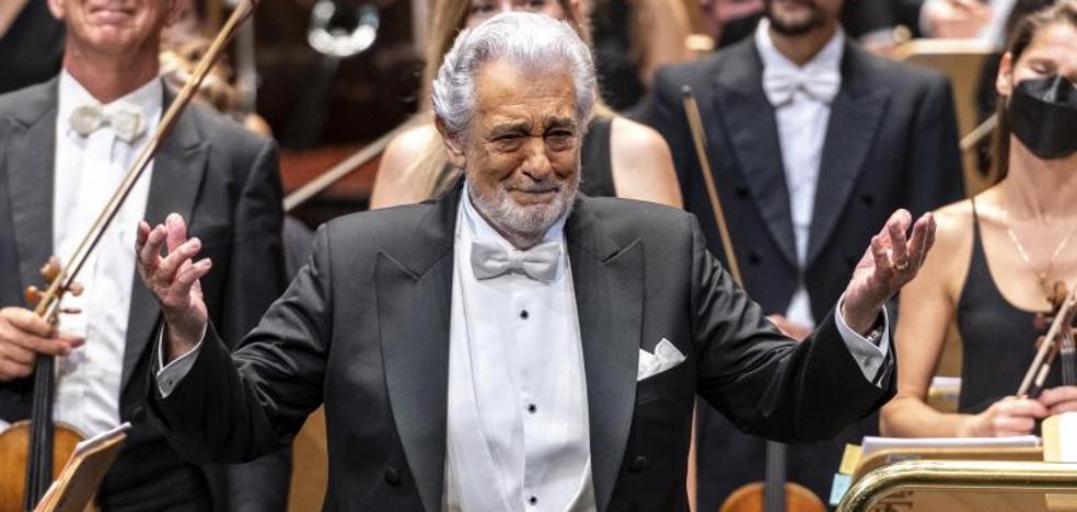 Plácido Domingo denies his involvement with a trafficking network