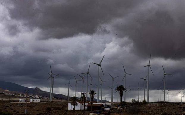 Imagen de archivo de un episodio de lluvias en Gran Canaria. /arcadio suárez