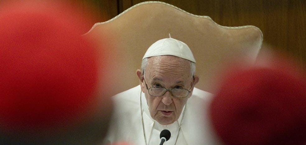 The Pope asks not to fall into "the temptation" to believe that "the Church is great"