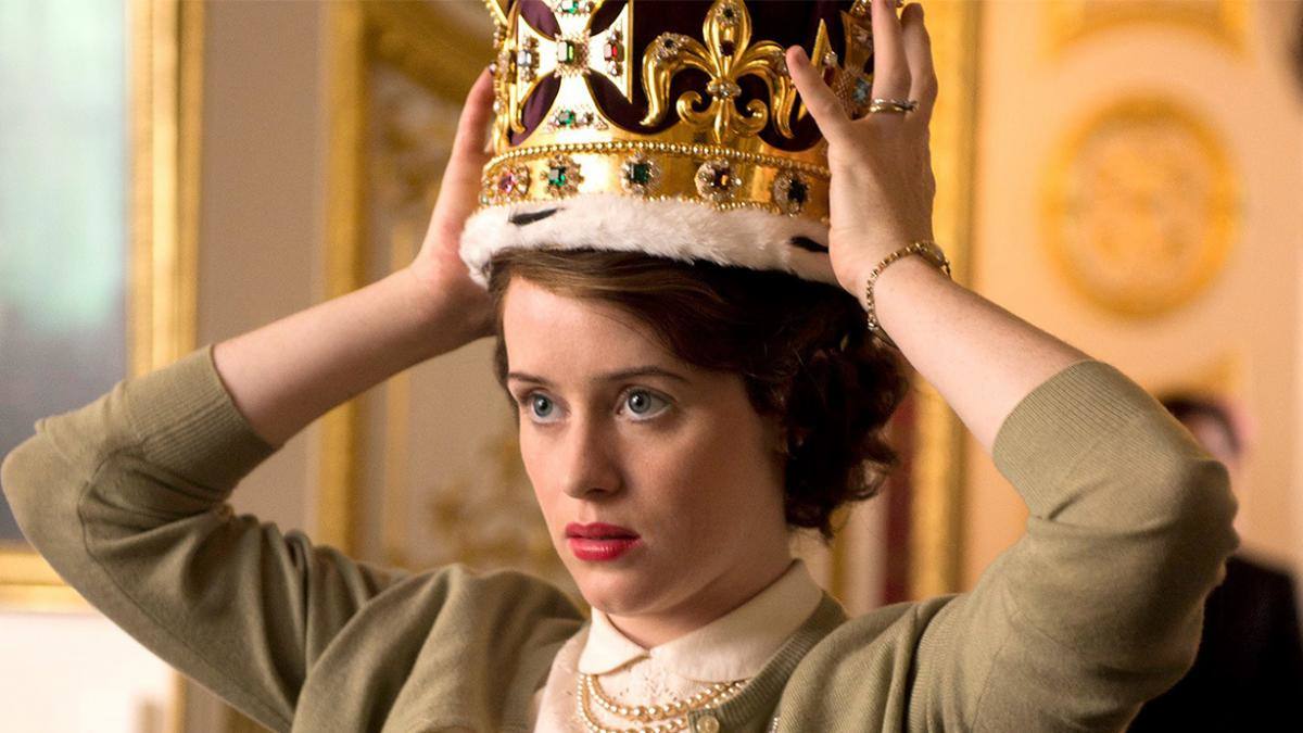 Claire Foy como Isabel II en su juventud. /RC